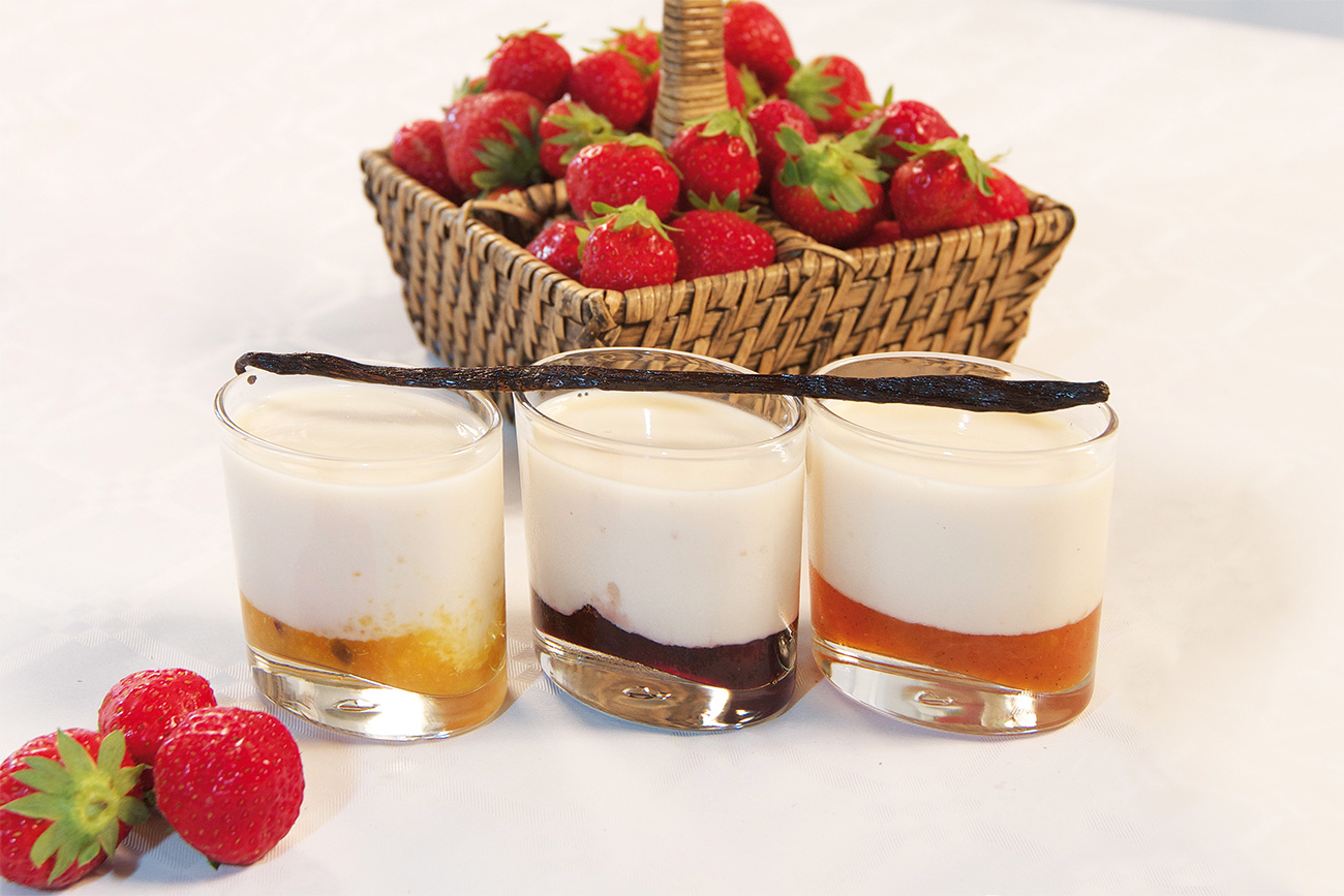 Panna cotta sur lit fruité